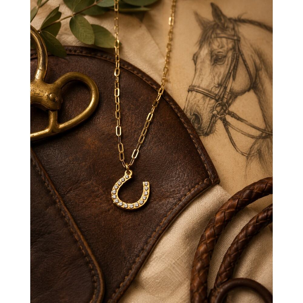 Equestrian Horseshoe Pearl Necklace 18K Gold PVD Paper Clip Chain - Picture 4 of 4